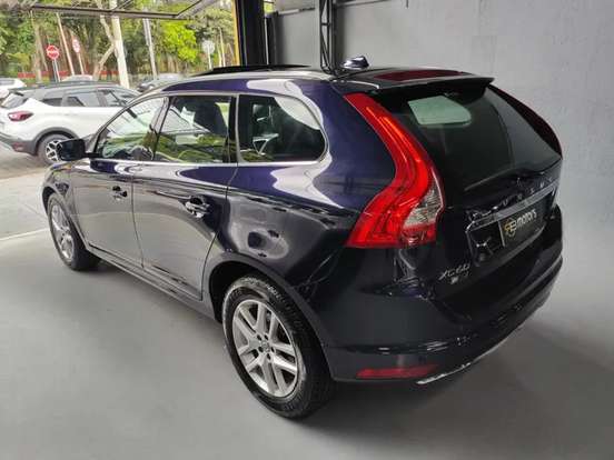VOLVO-XC60-2016