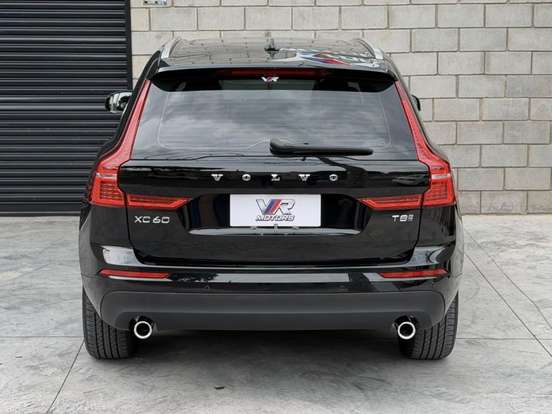 VOLVO-XC60-2020