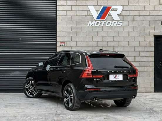 VOLVO-XC60-2020