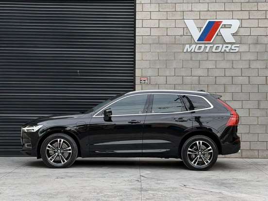 VOLVO-XC60-2020