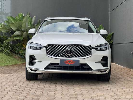 VOLVO-XC60-2025