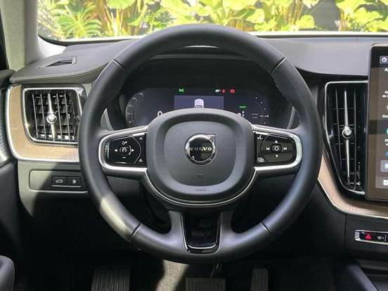 VOLVO-XC60-2.0 T8 PHEV ULTRA AWD GEARTRONIC VOLVO-XC60-2025
