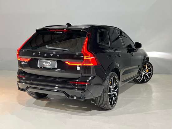 VOLVO-XC60-2023