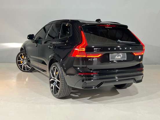 VOLVO-XC60-2023