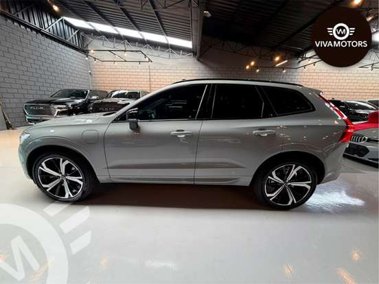 VOLVO-XC60-2025