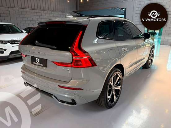 VOLVO-XC60-2025