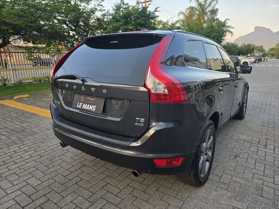VOLVO-XC60-2011