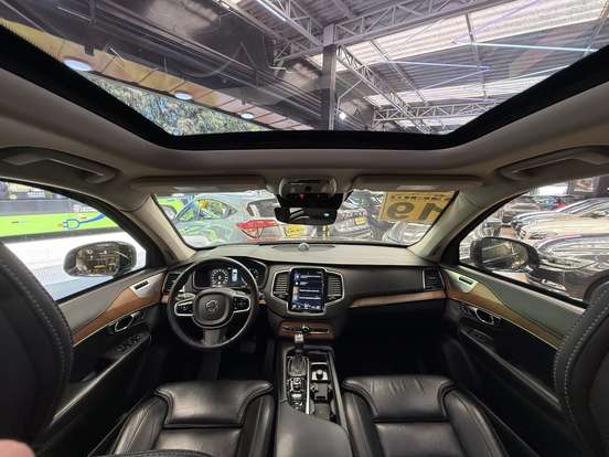 VOLVO-XC90-2018