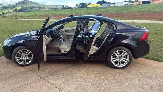 VOLVO-S60-2012