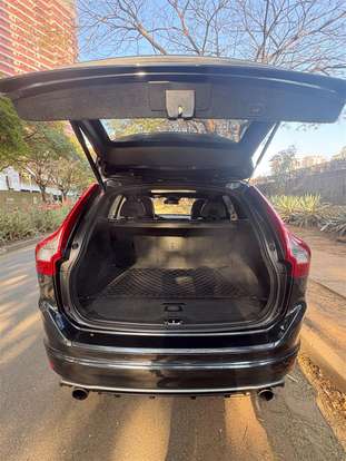 VOLVO-XC60-2014
