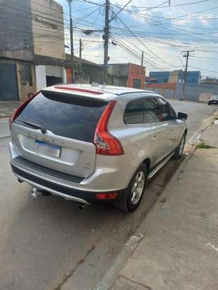 VOLVO-XC60-2010