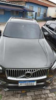 VOLVO-XC90-2021
