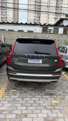 VOLVO-XC90-2021