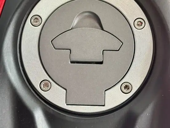 YAMAHA-FZ25 FAZER CONNECTED ABS YAMAHA-FZ25 FAZER CONNECTED ABS-2025