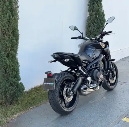 YAMAHA-MT-09-2023