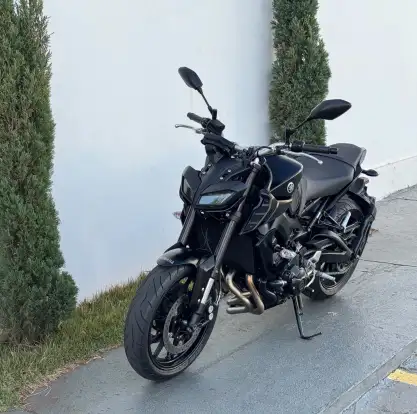YAMAHA-MT-09-2023