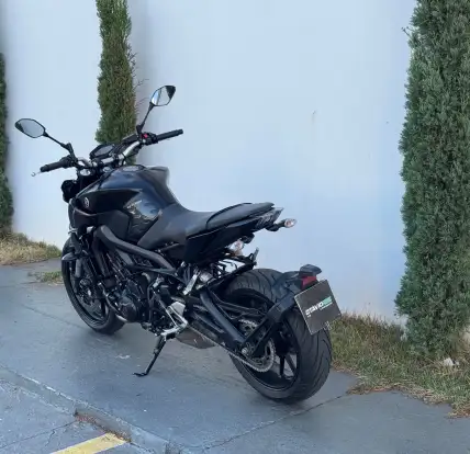 YAMAHA-MT-09-2023