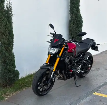 YAMAHA-MT-09-2018
