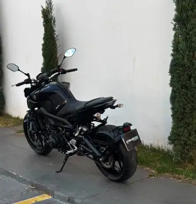 YAMAHA-MT-09-2024