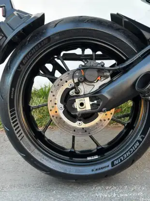 YAMAHA-MT-09-2024