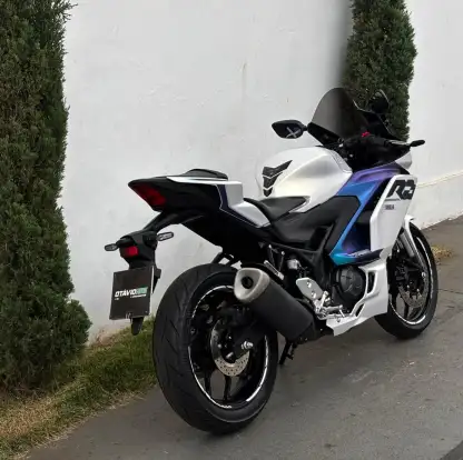 YAMAHA-YZF R3 ABS CONNECTED YAMAHA-YZF R3 ABS CONNECTED-2025