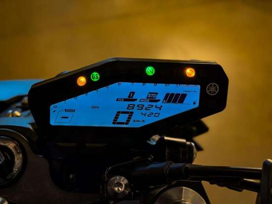YAMAHA-MT-09-2023