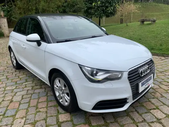 AUDI-A1-2015