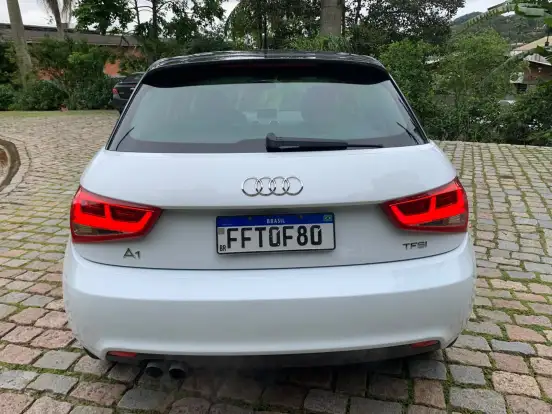 AUDI-A1-2015