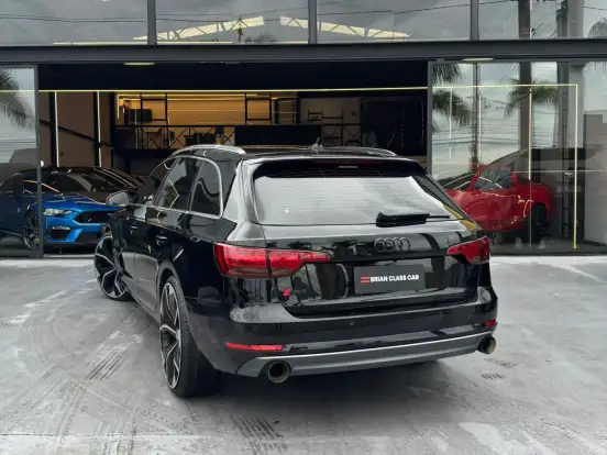 AUDI-A4-2017