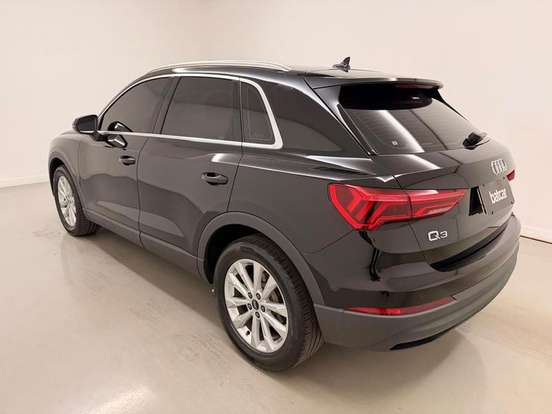 AUDI-Q3-2021