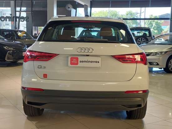 AUDI-Q3-2021