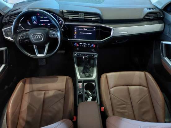 AUDI-Q3-2021
