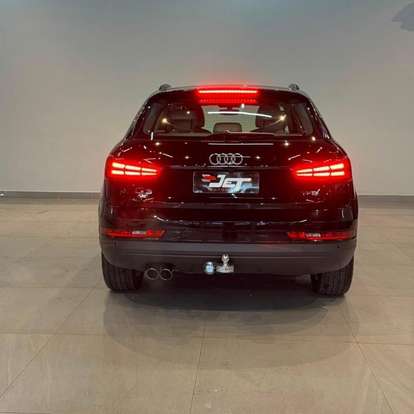 AUDI-Q3-2017