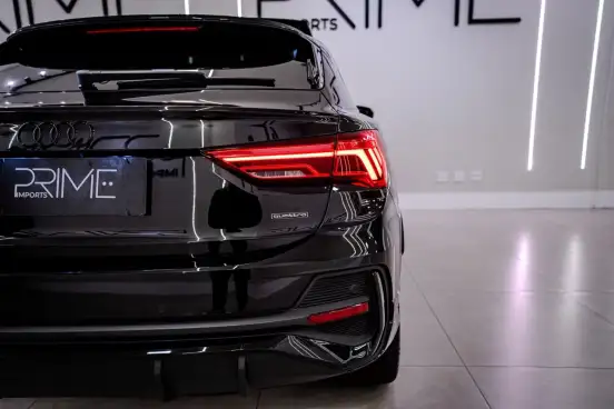AUDI-Q3-2024