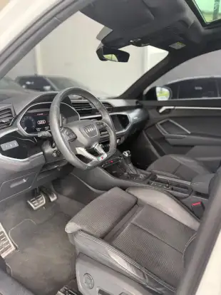 AUDI-Q3-2023