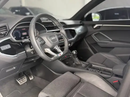 AUDI-Q3-2.0 40 TFSI GASOLINA PERFORMANCE BLACK QUATTRO TIPTRONIC AUDI-Q3-2023