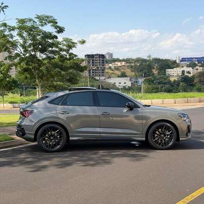 AUDI-Q3-2022