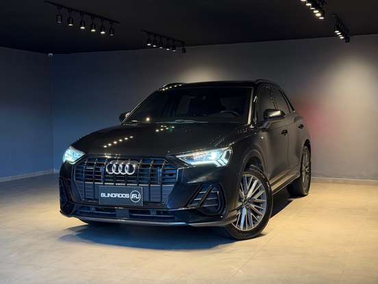 AUDI-Q3-2022