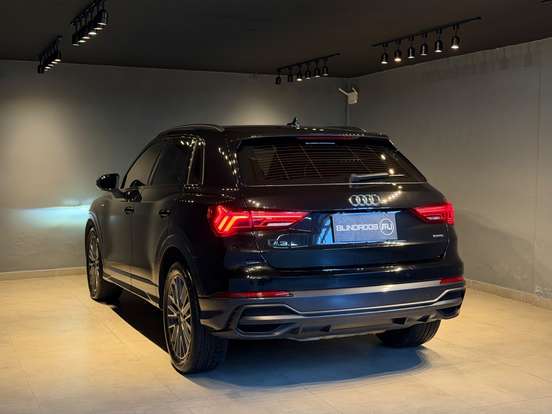 AUDI-Q3-2.0 40 TFSI GASOLINA PERFORMANCE BLACK QUATTRO TIPTRONIC AUDI-Q3-2022