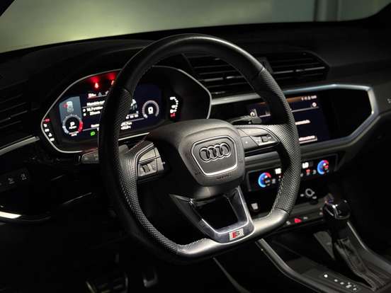 AUDI-Q3-2.0 40 TFSI GASOLINA PERFORMANCE BLACK QUATTRO TIPTRONIC AUDI-Q3-2022