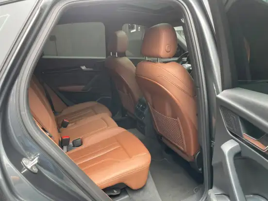 AUDI-Q5-2023