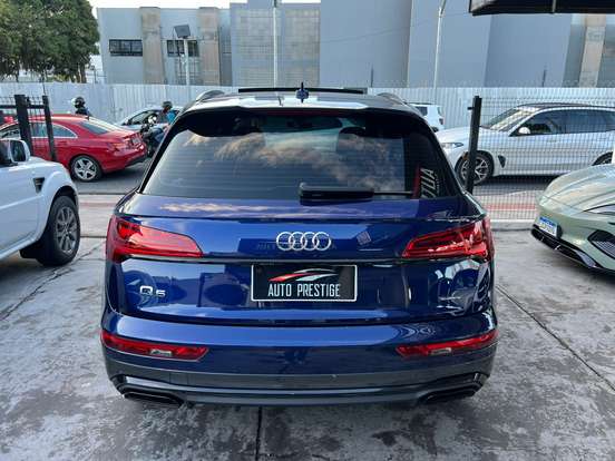 AUDI-Q5-2021