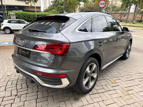 AUDI-Q5-2023