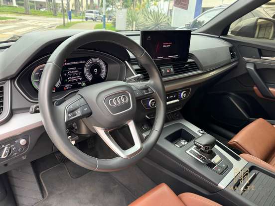 AUDI-Q5-2023