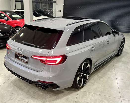 AUDI-RS4-2019