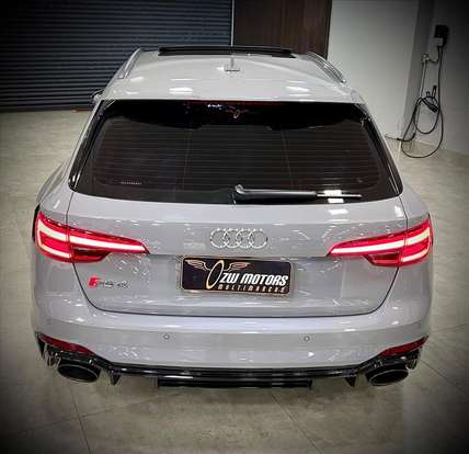 AUDI-RS4-2019