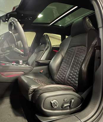 AUDI-RS4-2019