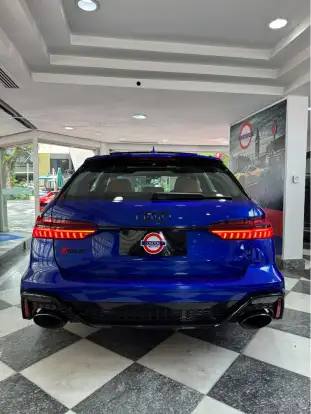 AUDI-RS6-2023