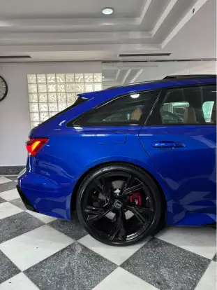 AUDI-RS6-2023