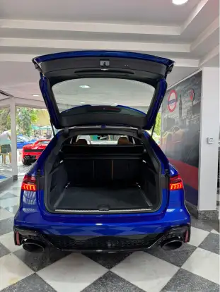 AUDI-RS6-2023